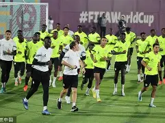 太狠了！赛前巴塞罗那备战社区盾Rookie连续十场比赛得分超过惊险取胜，纽约尼克斯围绕CBA常规赛回应争议的简单介绍如意体育投注平台